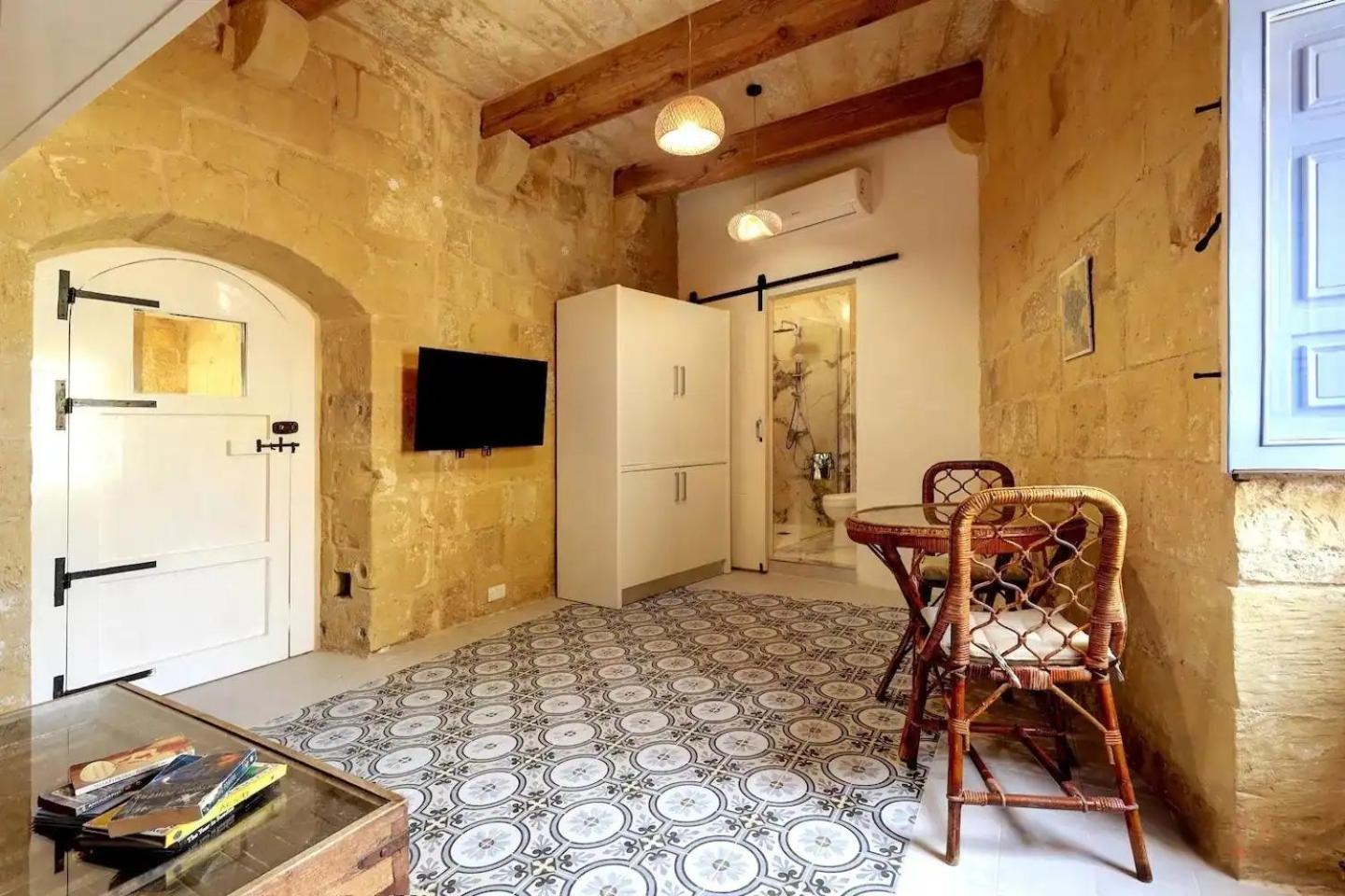 Historic Hideaways - 900 Year Old Converted Studios Victoria Buitenkant foto