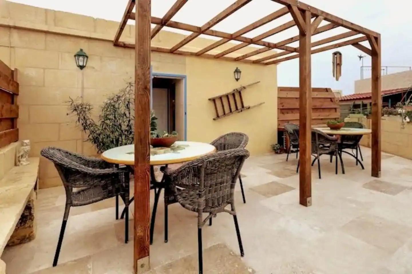 Historic Hideaways - 900 Year Old Converted Studios Victoria Buitenkant foto