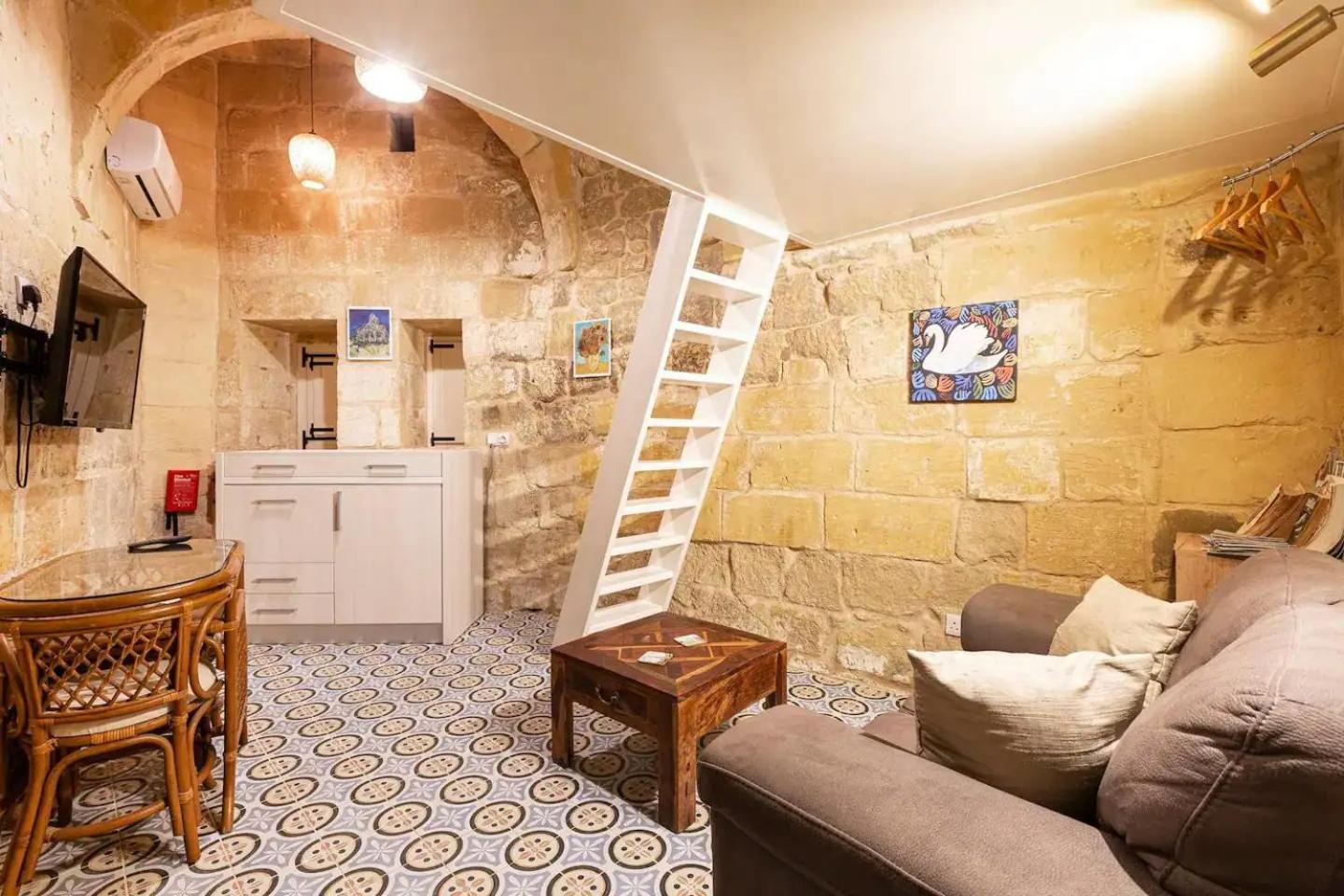 Historic Hideaways - 900 Year Old Converted Studios Victoria Buitenkant foto