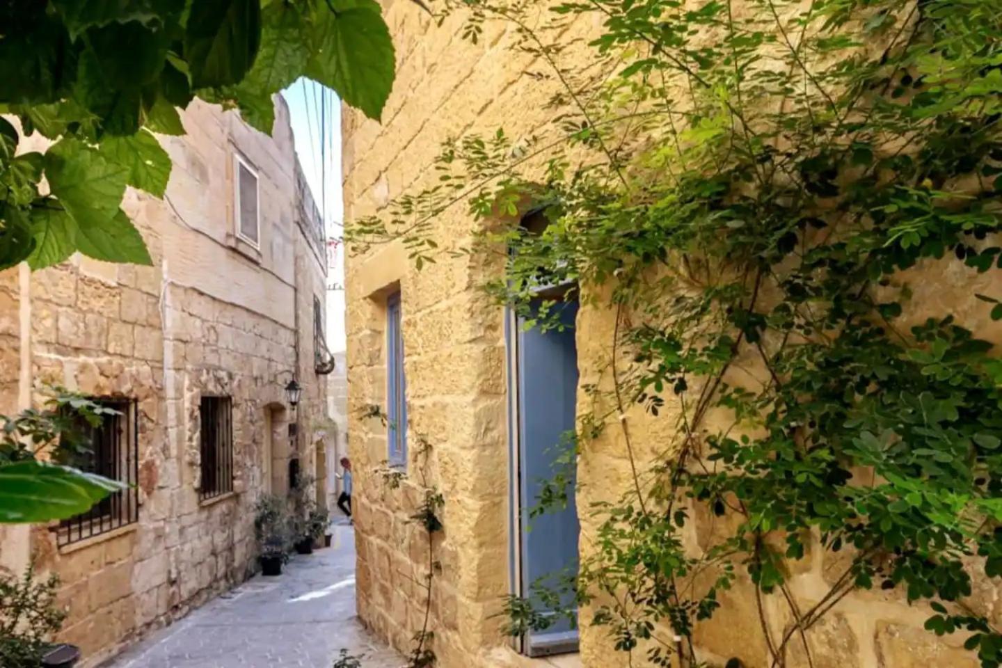 Historic Hideaways - 900 Year Old Converted Studios Victoria Buitenkant foto
