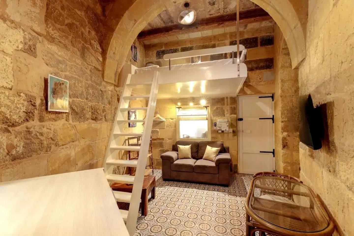 Historic Hideaways - 900 Year Old Converted Studios Victoria Buitenkant foto