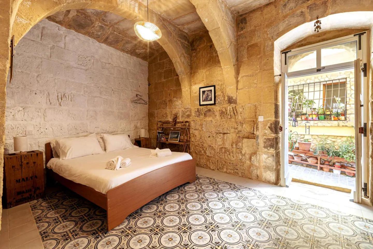 Historic Hideaways - 900 Year Old Converted Studios Victoria Buitenkant foto