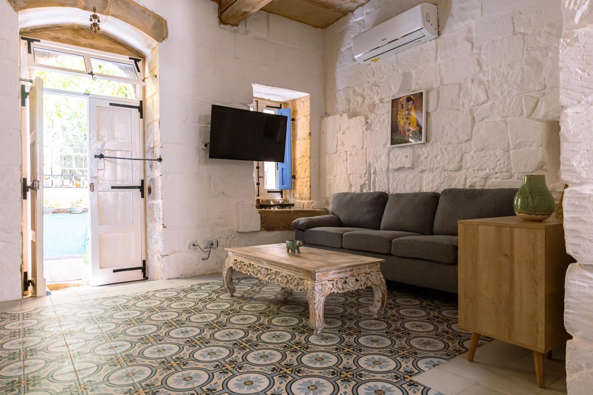 Historic Hideaways - 900 Year Old Converted Studios Victoria Buitenkant foto